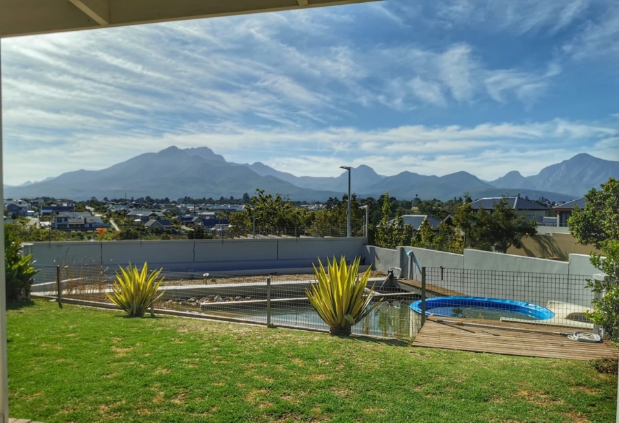 3 Bedroom Property for Sale in Kraaibosch Western Cape